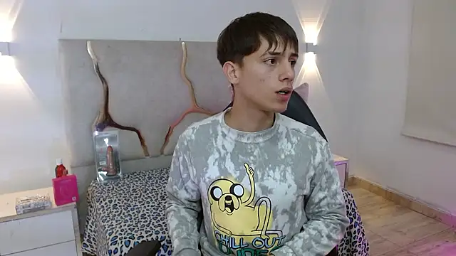 Snapshot of EVAN_TAY chatting on 02-28-26, 03:07 EVAN TAY online show from 02-28-26, 03:07