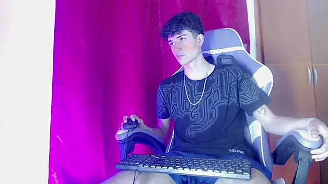 Snapshot of Johnny_cagee_ chatting on 02-02-26, 12:20 Johnny cagee online show from 02-02-26, 12:20