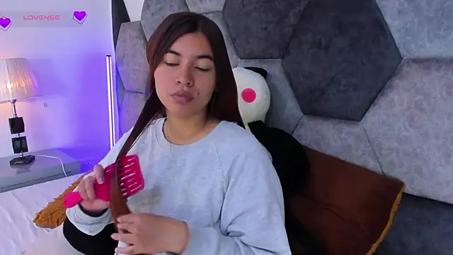 Snapshot of DulceJones chatting on 03-01-26, 08:33 DulceJones online show from 03-01-26, 08:33