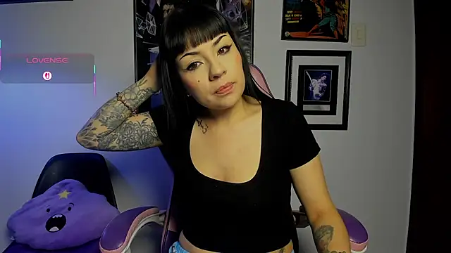 luckylaura online show from 02-26-26, 04:33