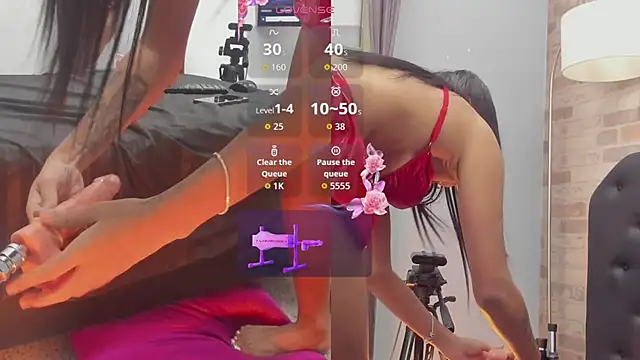 Snapshot of emmagirl0 chatting on 02-13-26, 02:13 emmagirl0 online show from 02-13-26, 02:13