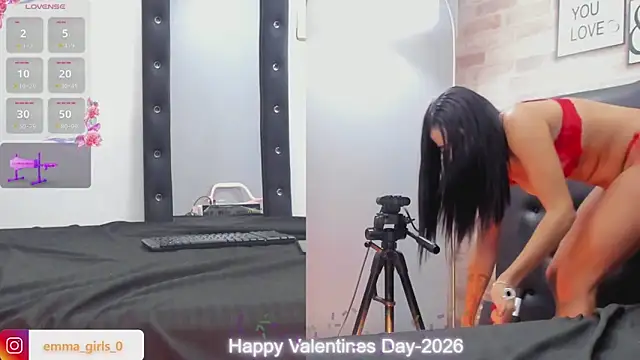 Snapshot of emmagirl0 chatting on 02-14-26, 02:47 emmagirl0 online show from 02-14-26, 02:47