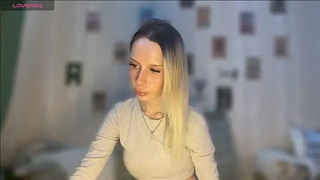 Snapshot of DellaCampbell chatting on 02-11-26, 09:58 DellaCampbell online show from 02-11-26, 09:58