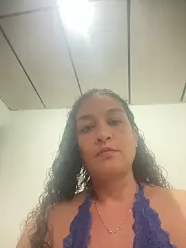 Snapshot of Rosalinda_77 chatting on 05-18-26, 09:42 Rosalinda 77 online show from 05-18-26, 09:42