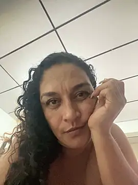 Snapshot of Rosalinda_77 chatting on 07-05-26, 05:14 Rosalinda 77 online show from 07-05-26, 05:14