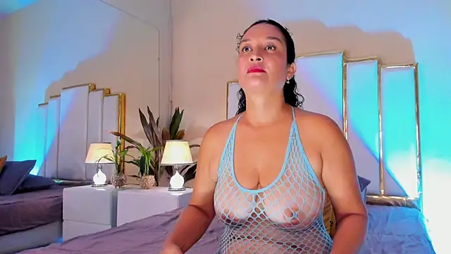 Snapshot of Rosalinda_77 chatting on 07-14-26, 12:44 Rosalinda 77 online show from 07-14-26, 12:44