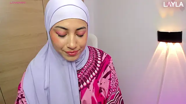 LAY LA  online show from 02-11-26, 03:39