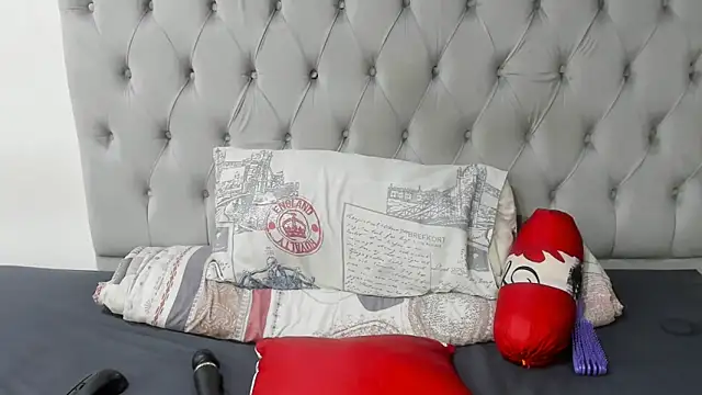 Snapshot of DarkBubble09 chatting on 02-20-26, 08:09 DarkBubble09 online show from 02-20-26, 08:09