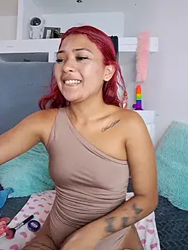 Layla em online show from 03-10-26, 12:32