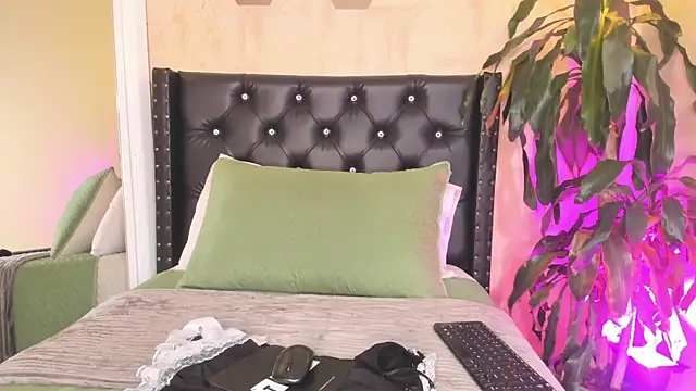 Snapshot of gemma-rios chatting on 02-27-26, 07:36 gemma-rios online show from 02-27-26, 07:36