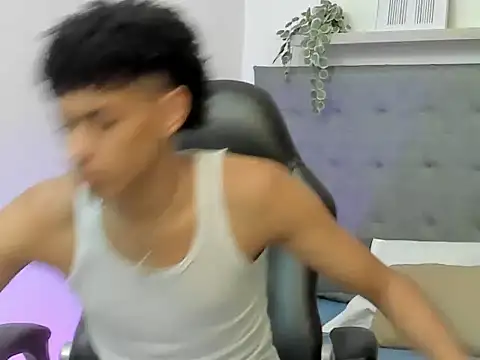 Snapshot of wes_gibbings chatting on 02-10-26, 04:22 wes gibbings online show from 02-10-26, 04:22