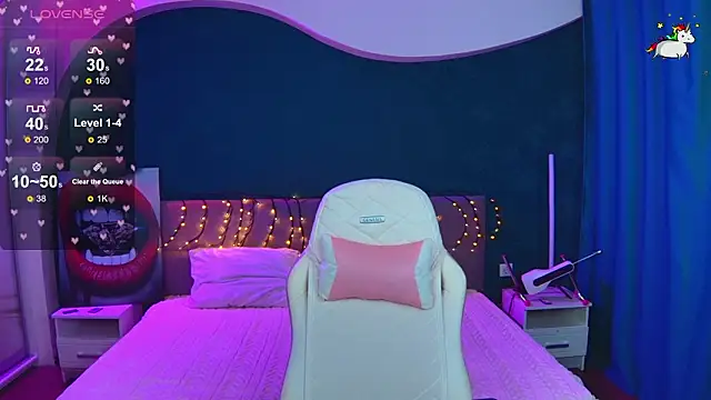 Snapshot of Lunatrend chatting on 02-21-26, 06:14 Lunatrend online show from 02-21-26, 06:14