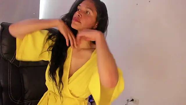Snapshot of _aish_a chatting on 06-21-26, 03:58 aish a online show from 06-21-26, 03:58