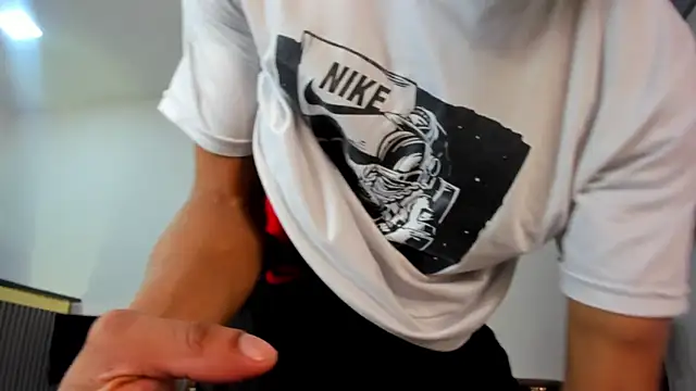 Snapshot of Rpoolrboy chatting on 02-13-26, 08:38 Rpoolrboy online show from 02-13-26, 08:38