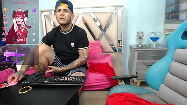 Snapshot of allison_max_tattoo chatting on 02-13-26, 01:34 allison max tattoo online show from 02-13-26, 01:34