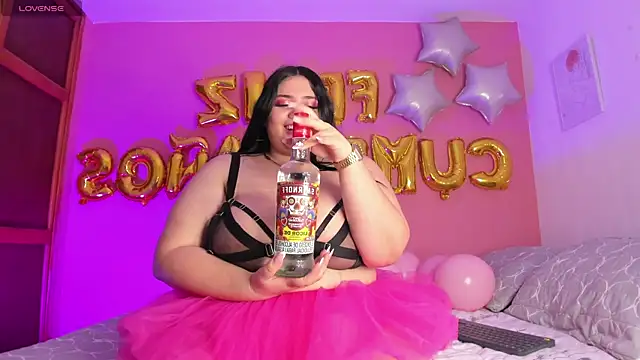 Snapshot of Julieta_jane_ss chatting on 06-20-26, 12:25 Julieta jane ss online show from 06-20-26, 12:25