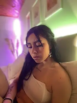 Snapshot of scarlett_pinkk1 chatting on 02-05-26, 03:22 scarlett pinkk1 online show from 02-05-26, 03:22