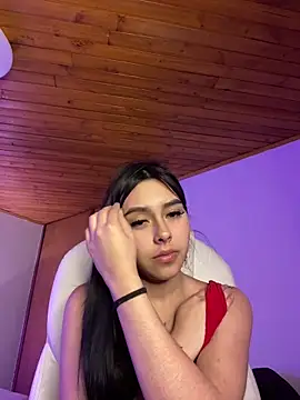 Snapshot of scarlett_pinkk1 chatting on 02-11-26, 05:01 scarlett pinkk1 online show from 02-11-26, 05:01