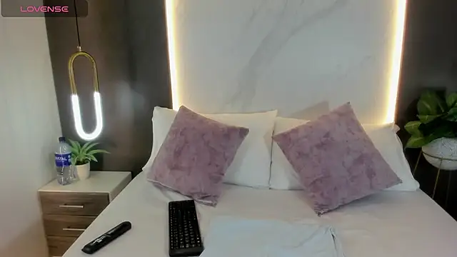 Snapshot of valeryn__rosse chatting on 02-03-26, 03:26 valeryn rosse online show from 02-03-26, 03:26