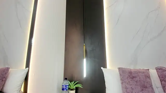 Snapshot of valeryn__rosse chatting on 02-08-26, 01:20 valeryn rosse online show from 02-08-26, 01:20