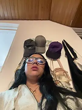 Snapshot of Violetta_pinkk1 chatting on 02-28-26, 03:07 Violetta pinkk1 online show from 02-28-26, 03:07