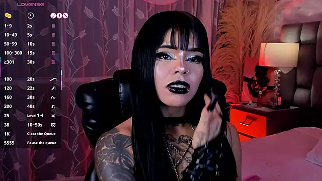 Snapshot of SweetDevil_7 chatting on 06-21-26, 11:29 SweetDevil 7 online show from 06-21-26, 11:29
