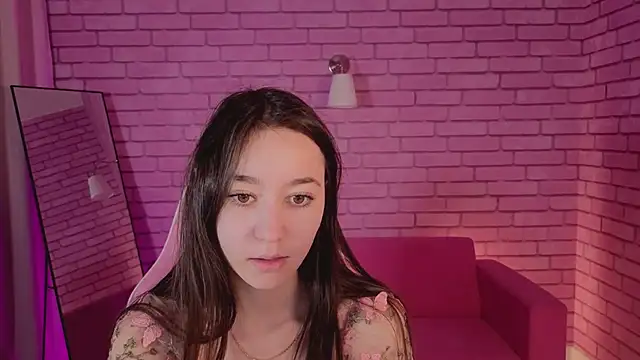 Snapshot of Nicole_Brownie chatting on 02-21-26, 03:40 Nicole Brownie online show from 02-21-26, 03:40