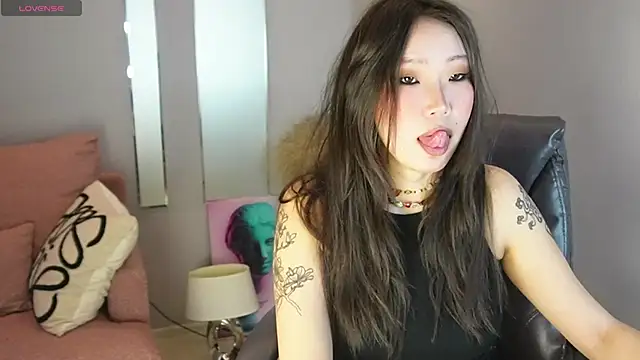 Snapshot of ElinaMotion chatting on 02-11-26, 01:10 ElinaMotion online show from 02-11-26, 01:10