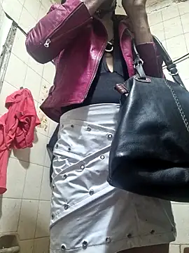 Snapshot of veronicatvcroosleather chatting on 02-02-26, 02:10 veronicatvcroosleather online show from 02-02-26, 02:10