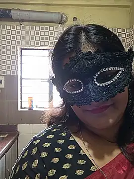 Snapshot of noty_girl2 chatting on 06-20-26, 06:38 noty girl2 online show from 06-20-26, 06:38