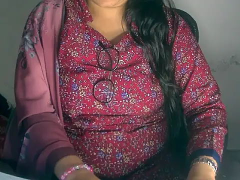 Snapshot of Cute_Aliyaa chatting on 03-01-26, 08:16 Cute Aliyaa online show from 03-01-26, 08:16