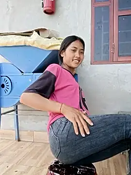 Snapshot of Hoa-tuylip chatting on 05-15-26, 11:12 Hoa-tuylip online show from 05-15-26, 11:12