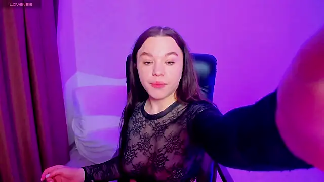 Mia Mia999 online show from 04-18-26, 07:58