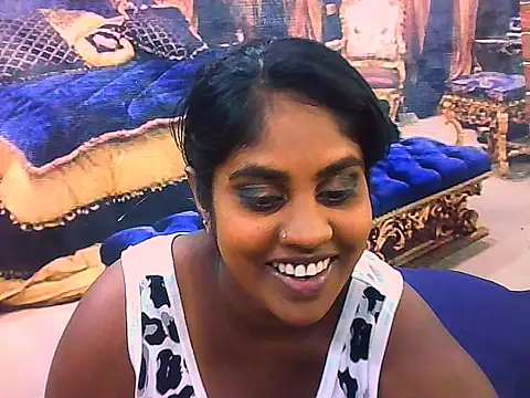 Snapshot of IndianDiva27 chatting on 02-08-26, 03:26 IndianDiva27 online show from 02-08-26, 03:26