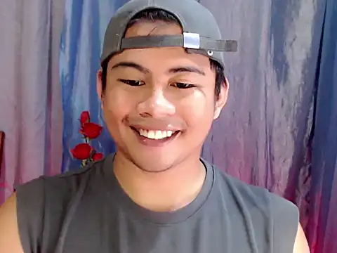 Snapshot of beraldick chatting on 06-10-26, 01:43 beraldick online show from 06-10-26, 01:43