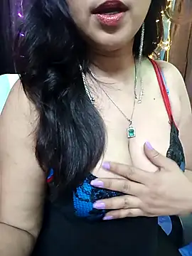 Snapshot of alinaarora chatting on 04-16-26, 04:08 alinaarora online show from 04-16-26, 04:08