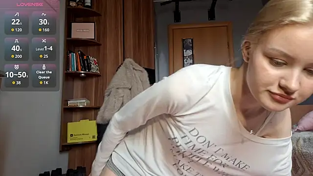 Snapshot of ChongTreece chatting on 04-25-26, 07:22 ChongTreece online show from 04-25-26, 07:22