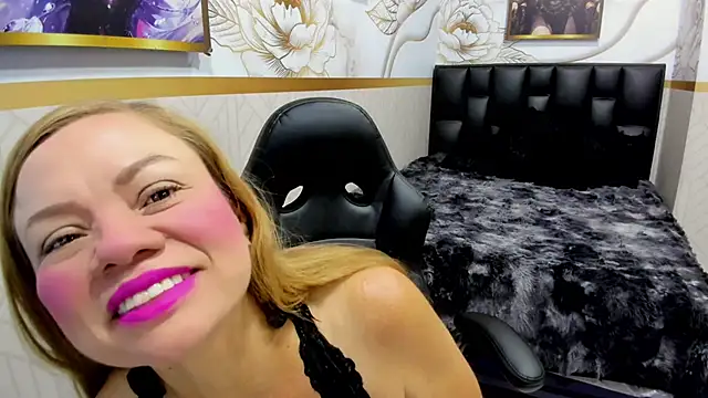 Snapshot of alicee__mature chatting on 05-05-26, 07:33 alicee mature online show from 05-05-26, 07:33