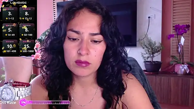 Snapshot of Iris_colette chatting on 04-21-26, 09:17 Iris colette online show from 04-21-26, 09:17