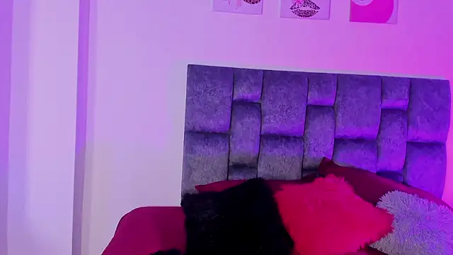 Snapshot of Isabella_Moon9 chatting on 02-07-26, 11:36 Isabella Moon9 online show from 02-07-26, 11:36