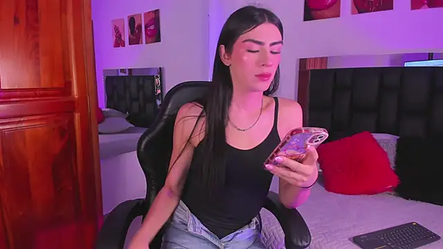 Snapshot of Isabella_Moon9 chatting on 02-23-26, 11:40 Isabella Moon9 online show from 02-23-26, 11:40