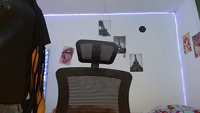 Snapshot of Lolitaa__VIP chatting on 02-16-26, 08:38 Lolitaa VIP online show from 02-16-26, 08:38