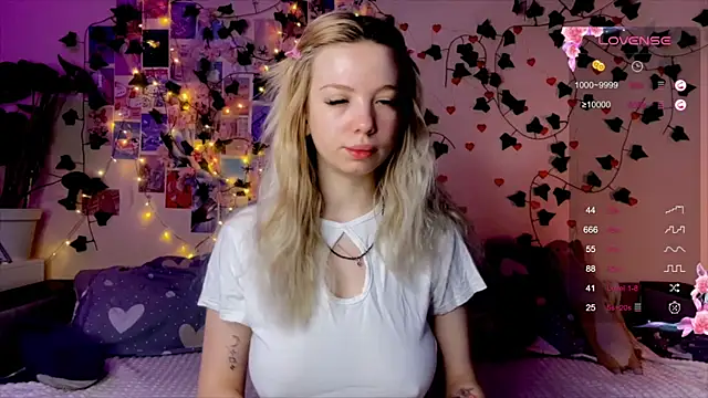 Akari-moon online show from 04-11-26, 03:22