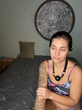 Snapshot of Jh0nZer0 chatting on 04-09-26, 10:53 Jh0nZer0 online show from 04-09-26, 10:53