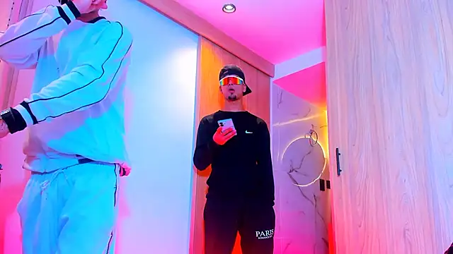 Snapshot of TheBatMansion chatting on 02-03-26, 02:53 TheBatMansion online show from 02-03-26, 02:53