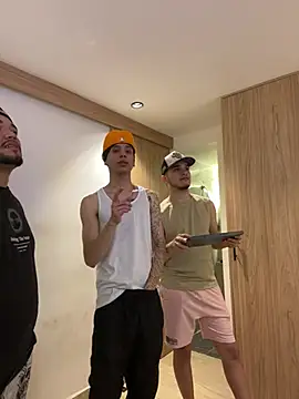 Snapshot of TheBatMansion chatting on 03-01-26, 03:41 TheBatMansion online show from 03-01-26, 03:41