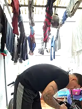 Snapshot of Zarc_Jhonson chatting on 01-23-25, 03:43 Zarc Jhonson online show from 01-23-25, 03:43