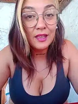 Snapshot of kuramaqueen chatting on 03-17-26, 04:21 kuramaqueen online show from 03-17-26, 04:21