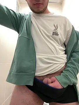 Snapshot of Ateslipanter31 chatting on 03-10-26, 01:21 Ateslipanter31 online show from 03-10-26, 01:21