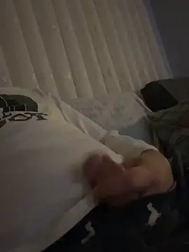 Snapshot of Ateslipanter31 chatting on 03-15-26, 12:05 Ateslipanter31 online show from 03-15-26, 12:05